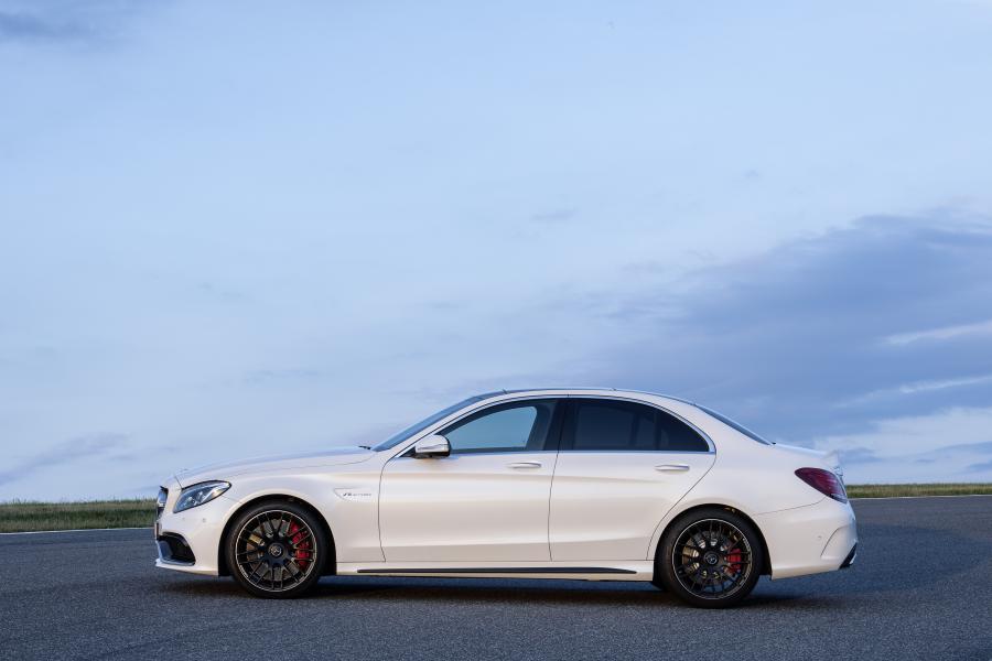  Mercedes-AMG C63 S 2014 года  (фото 2 из 21)